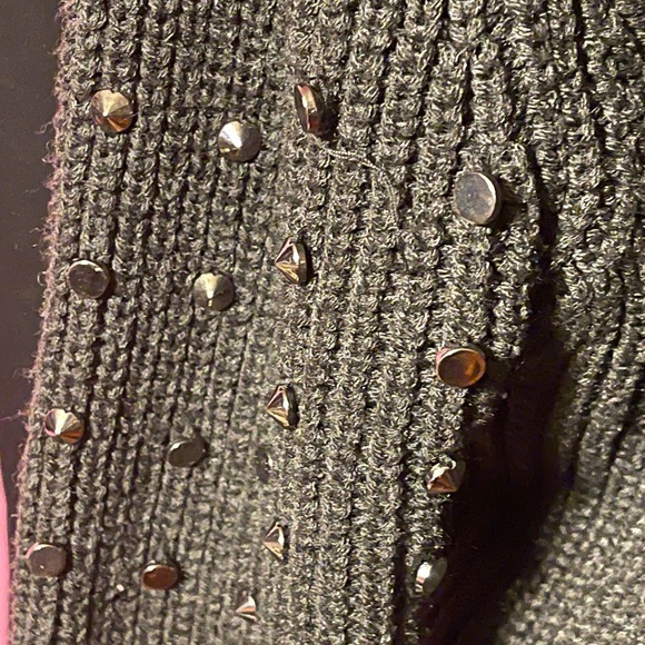 Sweater - Picture 3 of 4